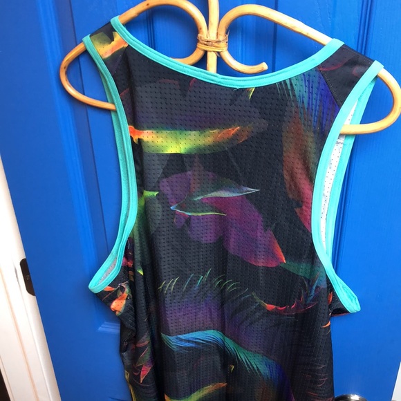 Nike dri fit floral basketball tank top XL NWOT - Picture 3 of 3